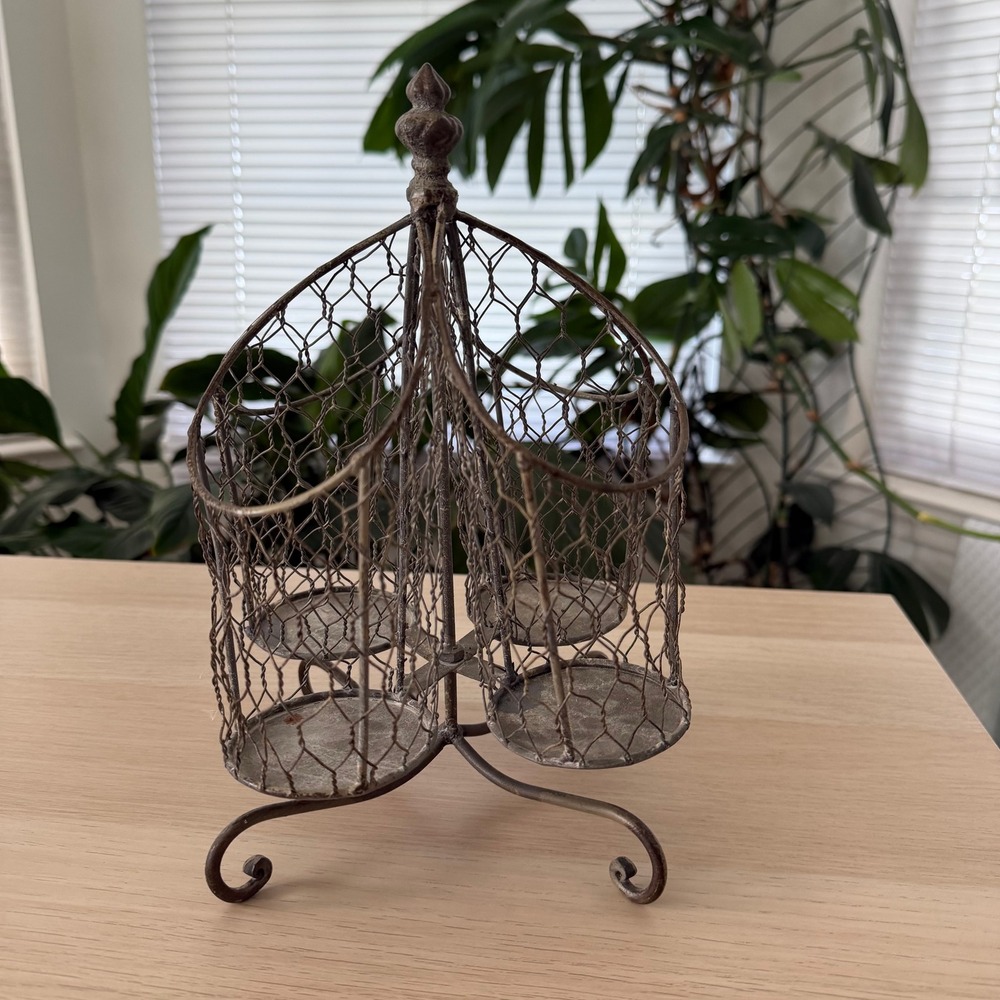 Gray Distressed Metal Chicken Wire 4-Section Caddy Organizer Rustic Farmhouse